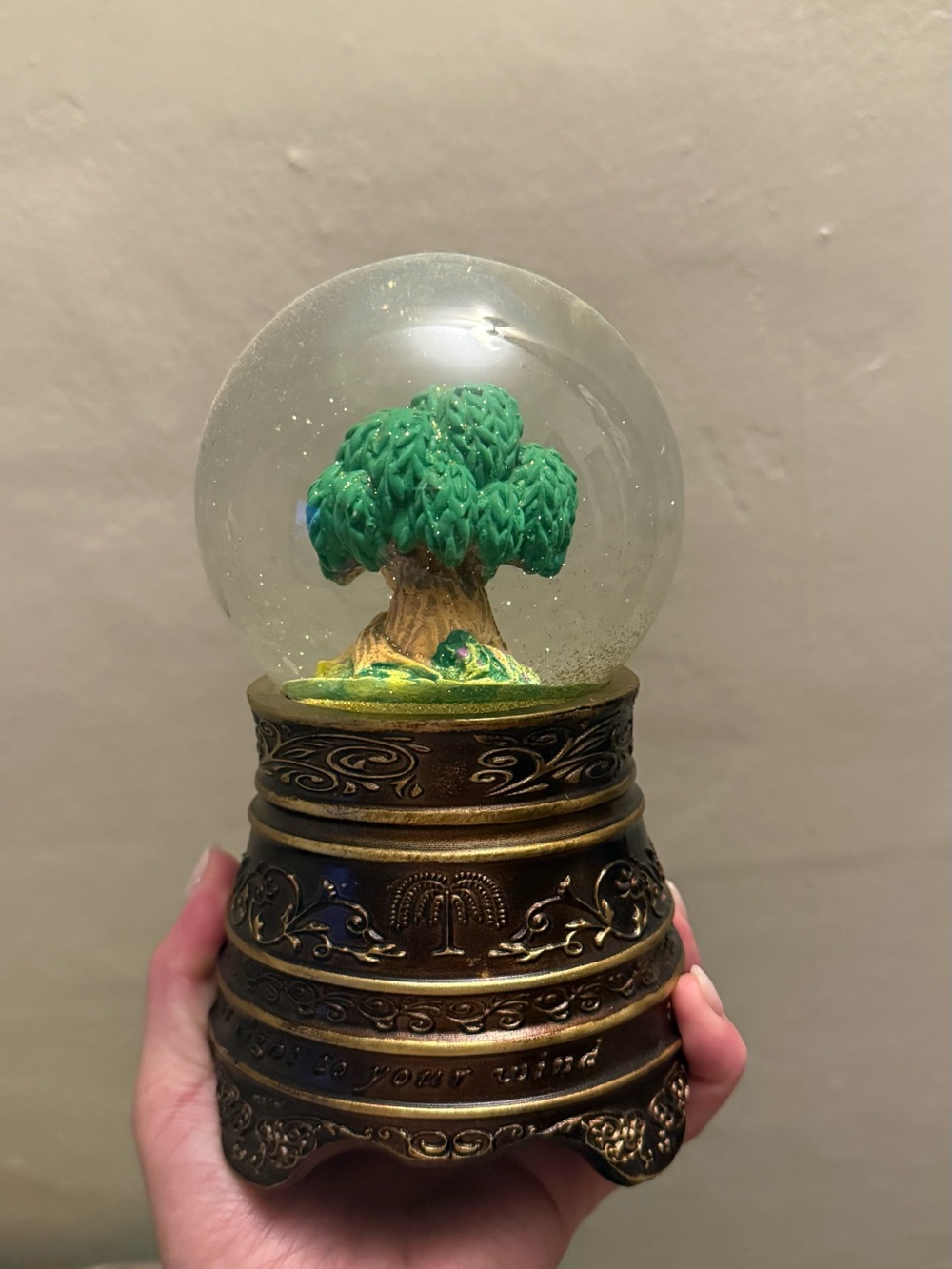 Taylor Swift willow Snow Globe